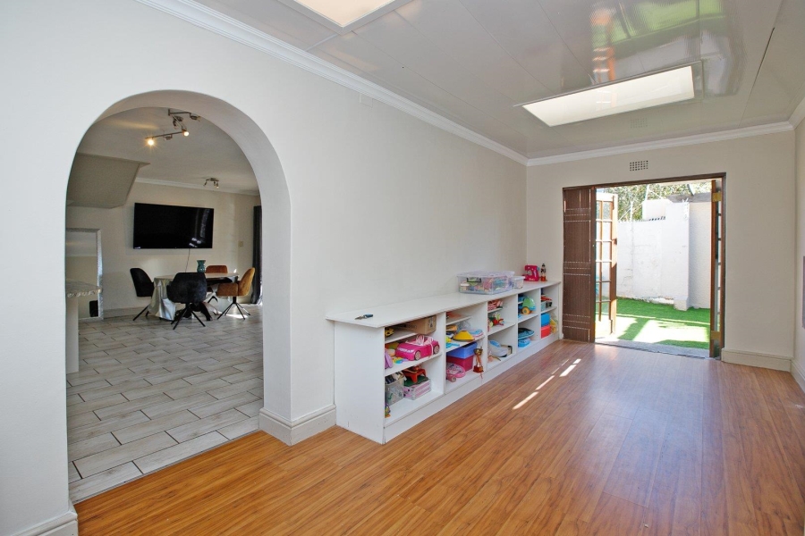 5 Bedroom Property for Sale in Claremont Western Cape